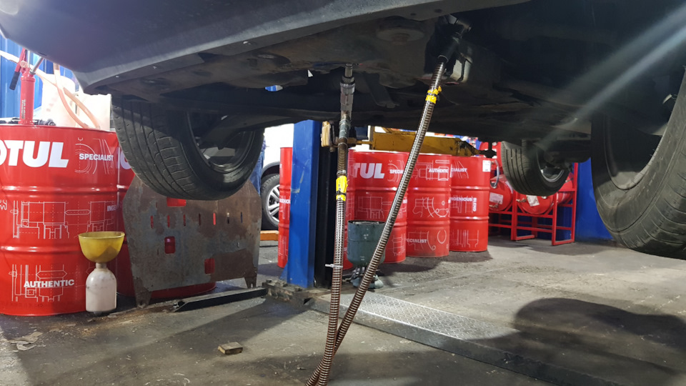 Замена масла в автоматической коробке Nissan Juke Замена масла в коробке автомат Nissan Juke