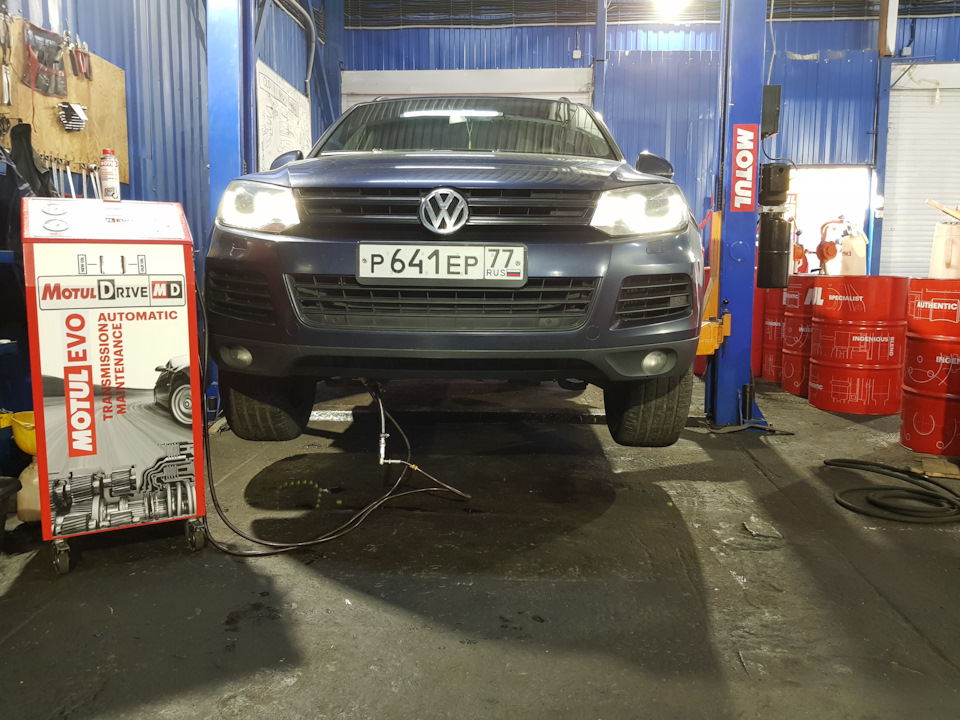 Замена масла в АКПП Volkswagen Touareg Замена масла в АКПП Volkswagen Touareg