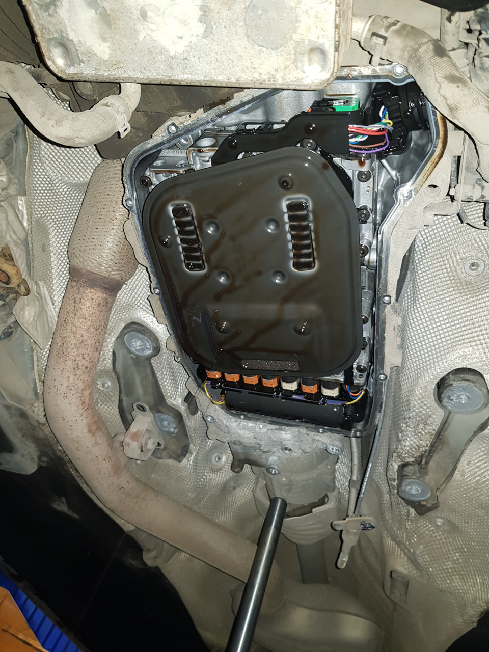 Замена масла в коробке автомат Audi A8 Замена масла в коробке автомат Audi A8