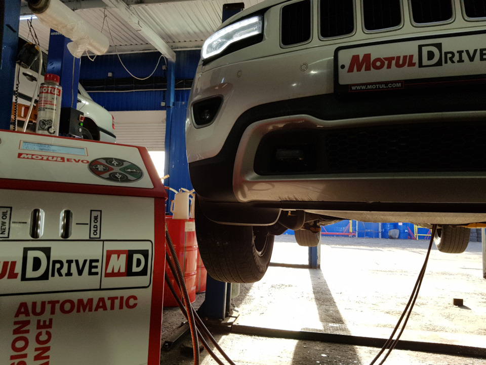 Замена масла в коробке автомат Jeep Grand Cherokee Замена масла в коробке автомат Jeep Grand Cherokee