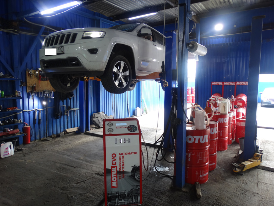 Замена масла в АКПП Jeep Grand Cherokee Замена масла в АКПП Jeep Grand Cherokee