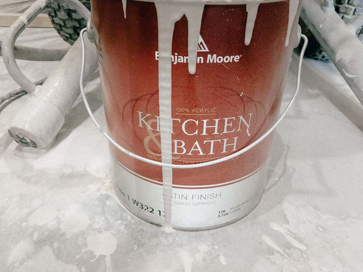Капитальный ремонт гостиной и коридора на Соколе покраска стен краской Benjamin Moore Kitchen Bath