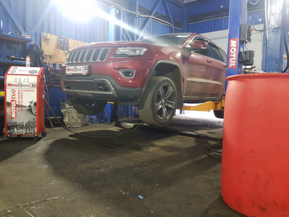 Замена масла в АКПП Jeep Grand Cherokee Замена масла в АКПП Jeep Grand Cherokee