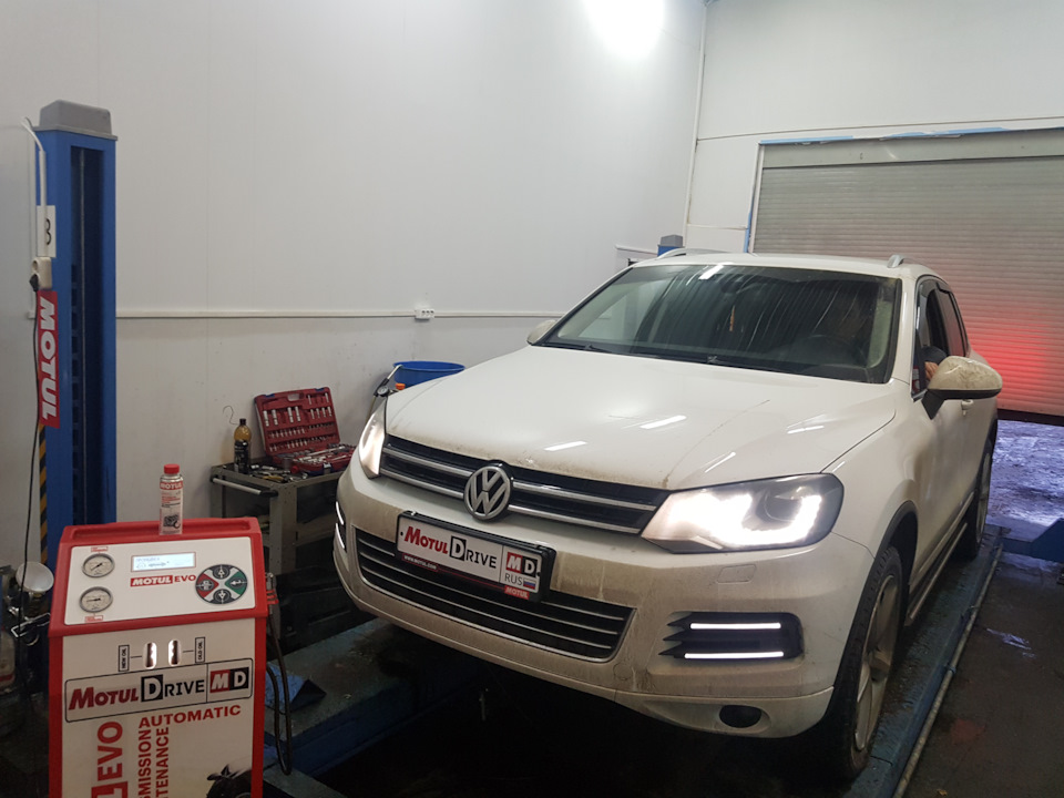 Замена масла в автоматической коробке Volkswagen Touareg Замена масла в коробке автомат Volkswagen Touareg