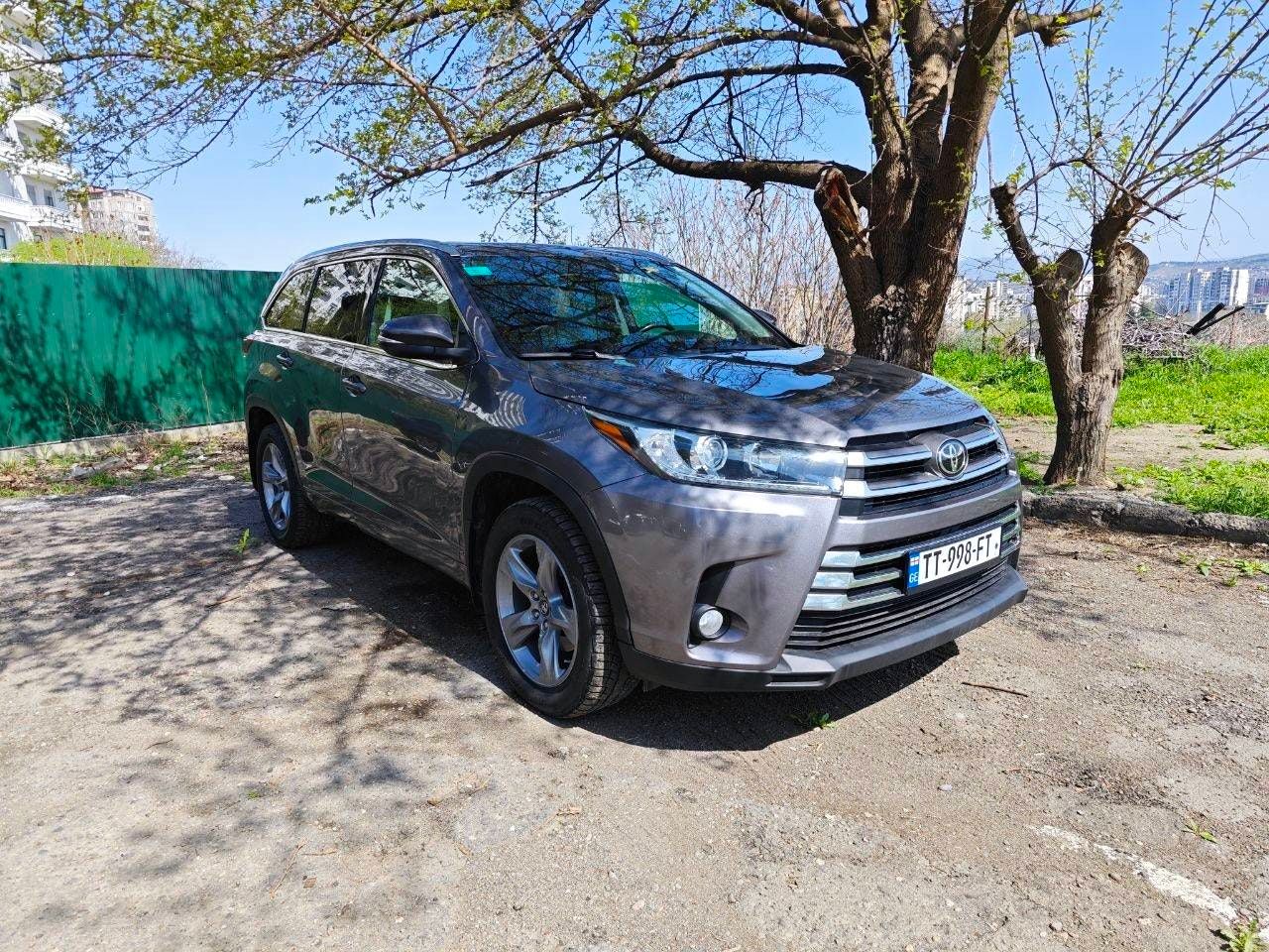 TOYOTA HIGHLANDER