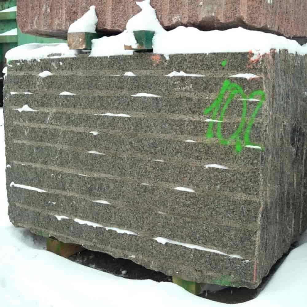 блоки из зеленого гранита Балтик Грин (Baltic Green) блоки из зеленого гранита Балтик Грин (Baltic Green)