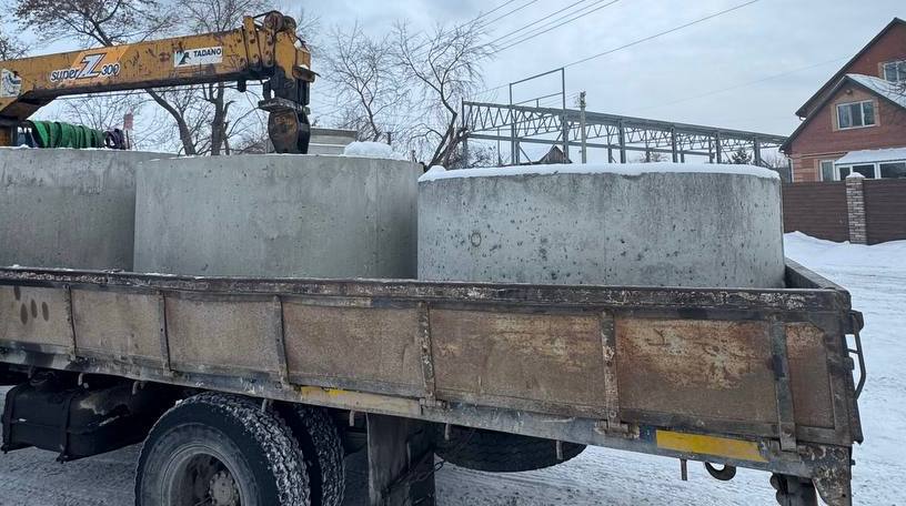 Кран манипулятор Новосибирск Перевозка ЖБИ колец на самогрузе Новосибирск