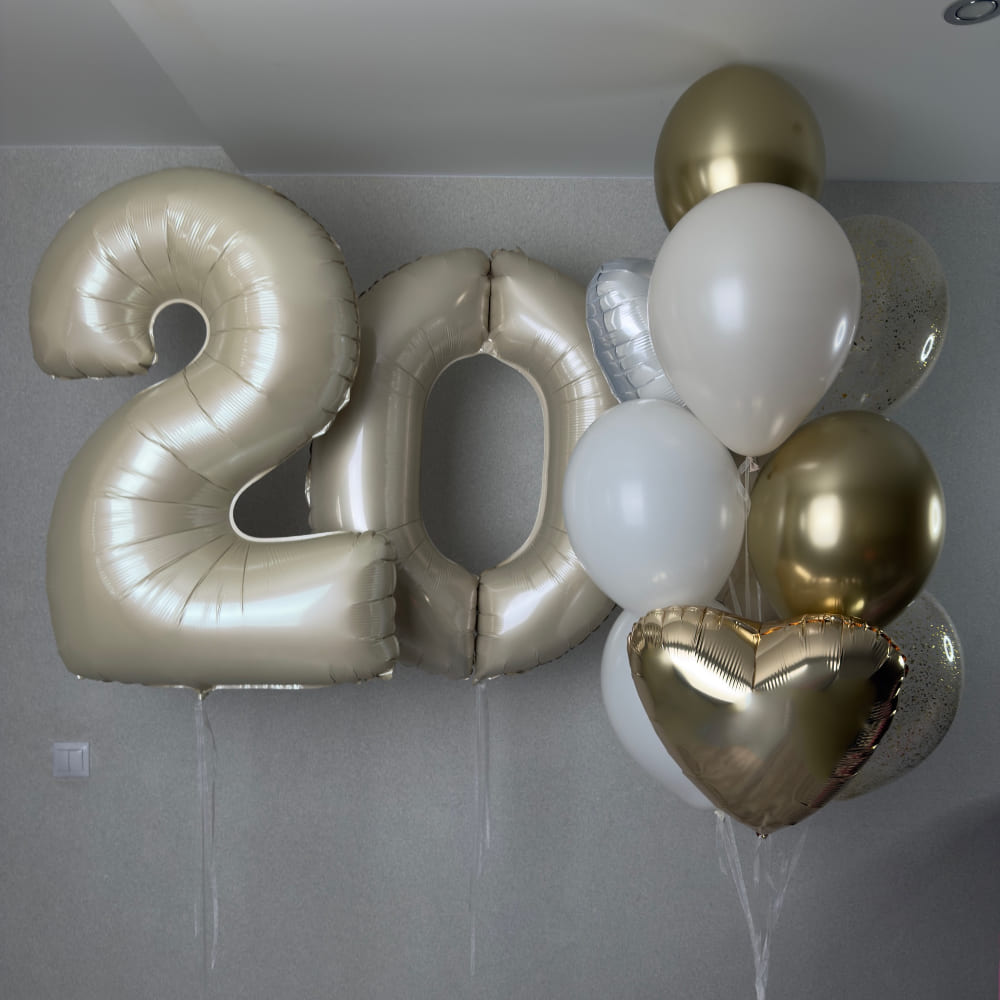 Кремовые шары для девушки на 20 лет