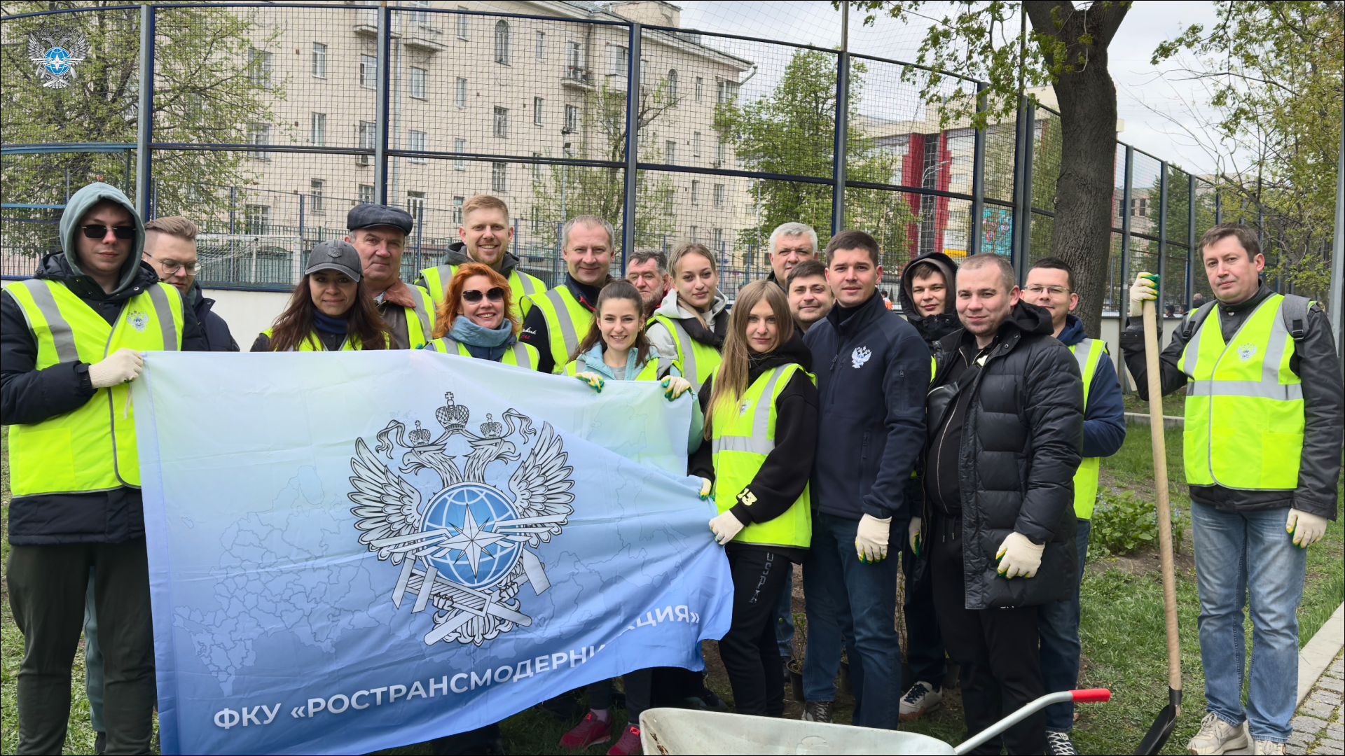 За чистотой следим сообща: команда Ространсмодернизации провела второй субботник подряд!