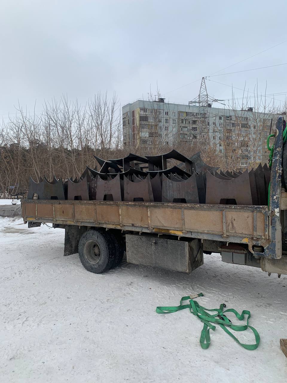 Манипулятор 3 тонны Новосибирск Перевозка металлических конструкций на самогрузе Новосибирск