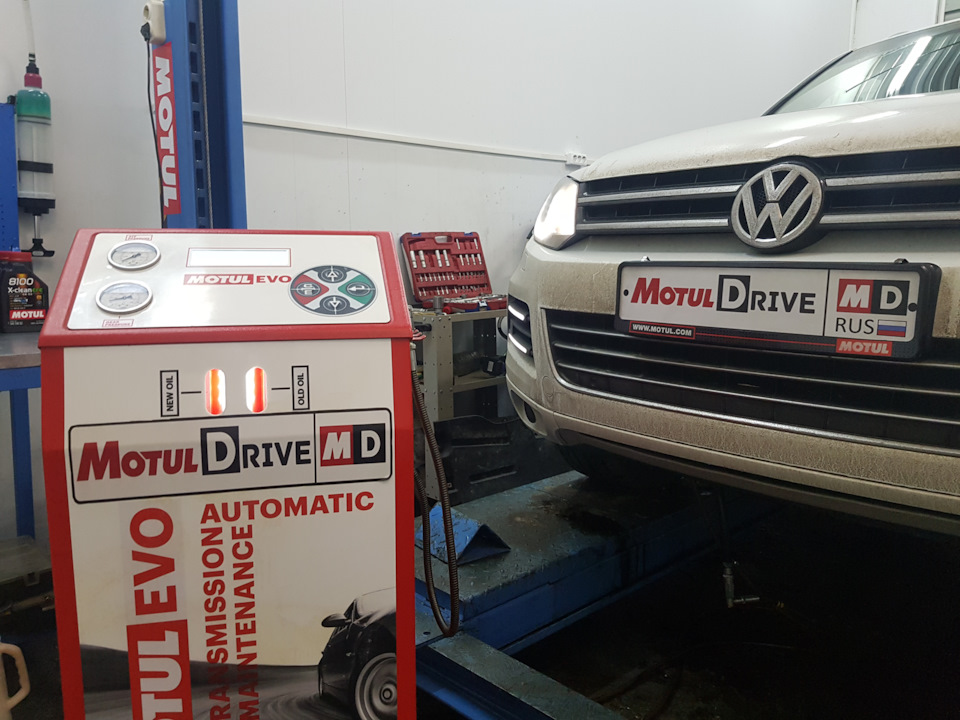 Аппаратная замена масла в автоматической коробке Volkswagen Touareg Аппаратная замена масла в автоматической коробке Volkswagen Touareg