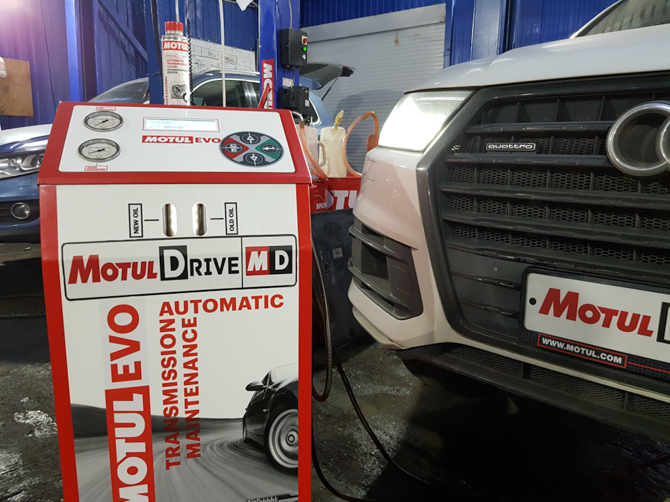 Замена масла в коробке автомат Audi Q7 Замена масла в коробке автомат Audi Q7