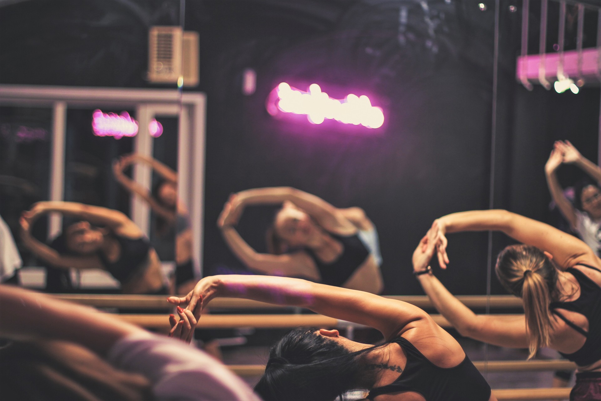 Занятия в Manifest Dance Place